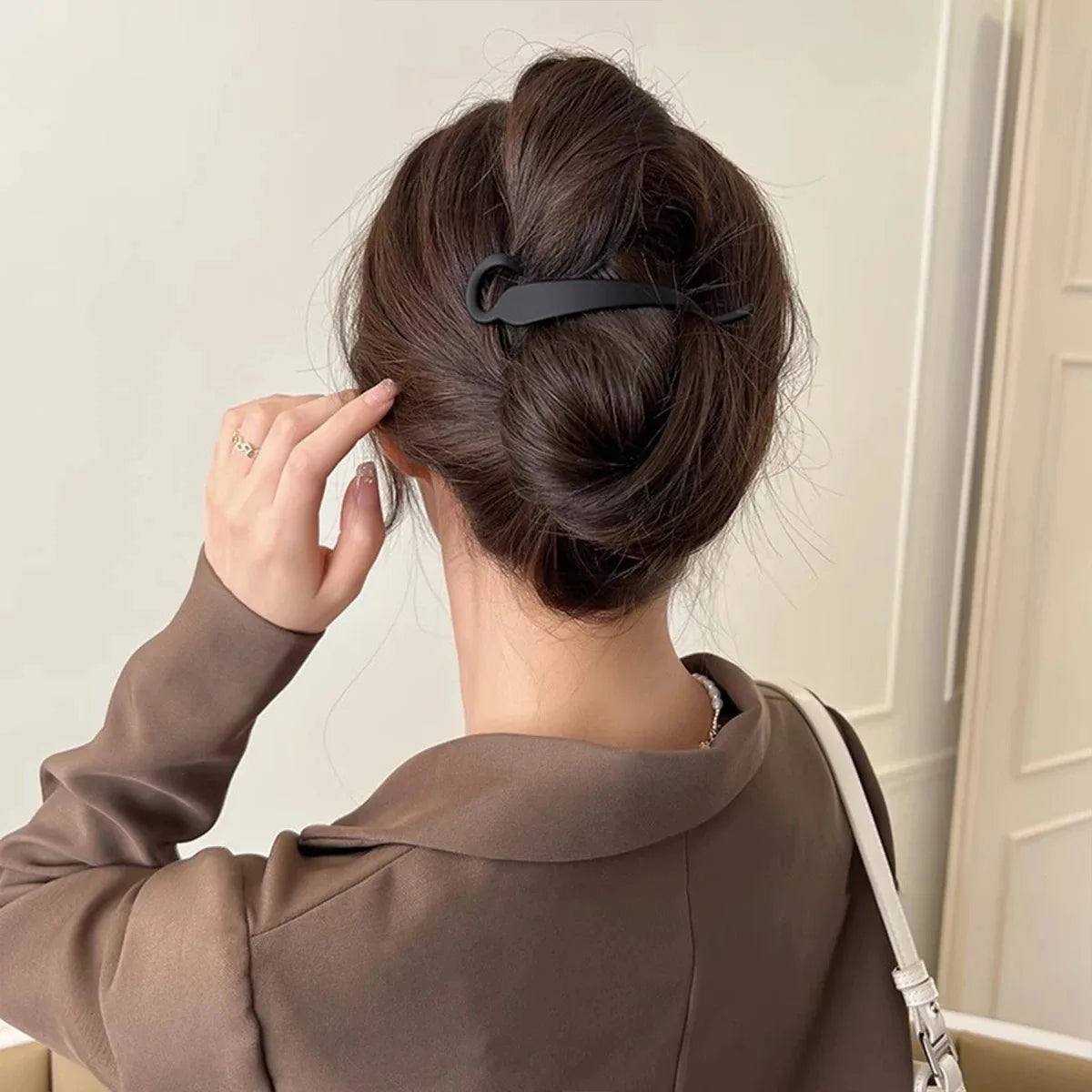 2pcs Simple Fashion Banana Clip Vertical Clip Ponytail Hair Clip Elegant Temperament Hair Accessories for Women to Wear
