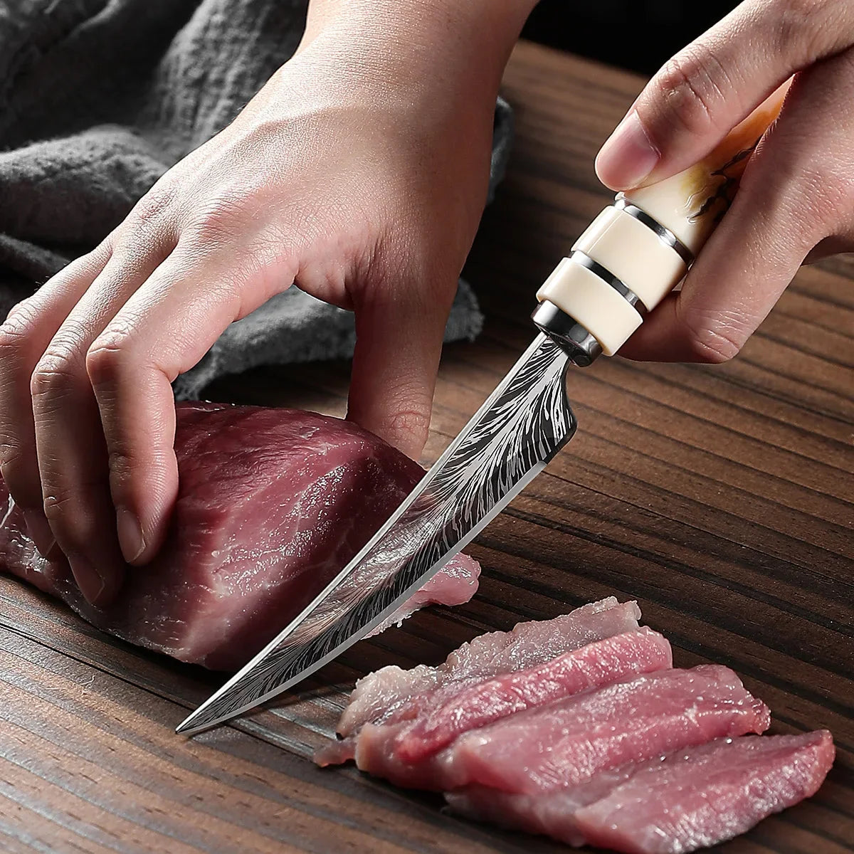 Sharp curved blade, sharp satin finish fruit knife, portable plastic handle boning knife