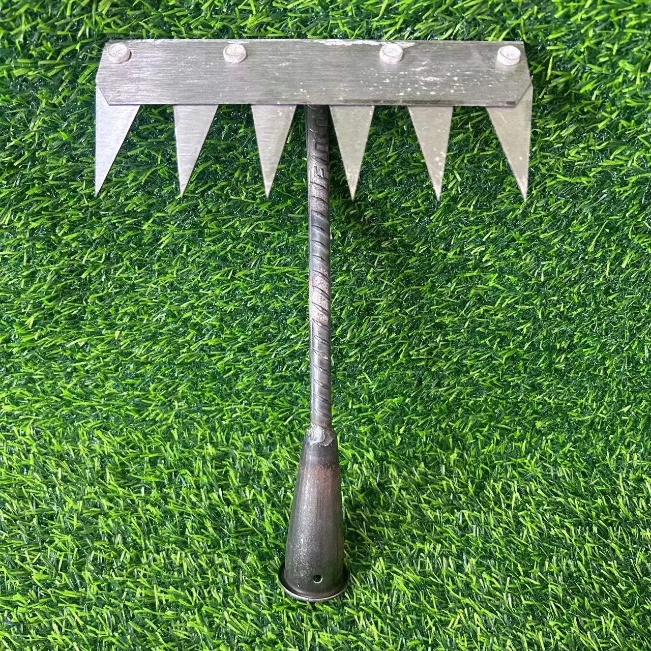5/6/7/8 Teeth Iron Gardening Hoe Weeding Rake Farm Tool Grasping Raking Loosening Soil Nail Rake Tool Artifact Harrow Farm Tool