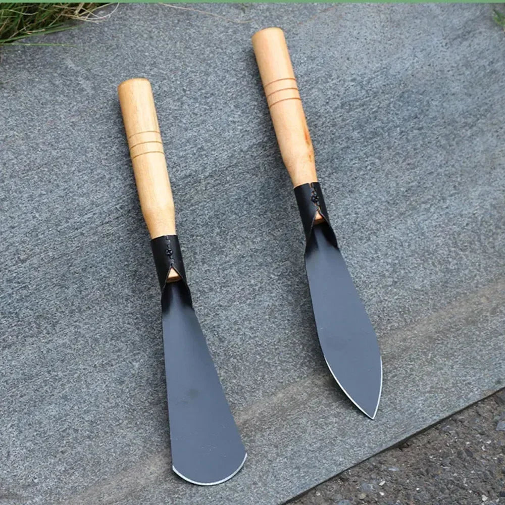 Versatile Garden Shovel for Planting Flowers Weeding Loosening Soil with Sturdy Iron Hoe for Wild Vegetables Harvest