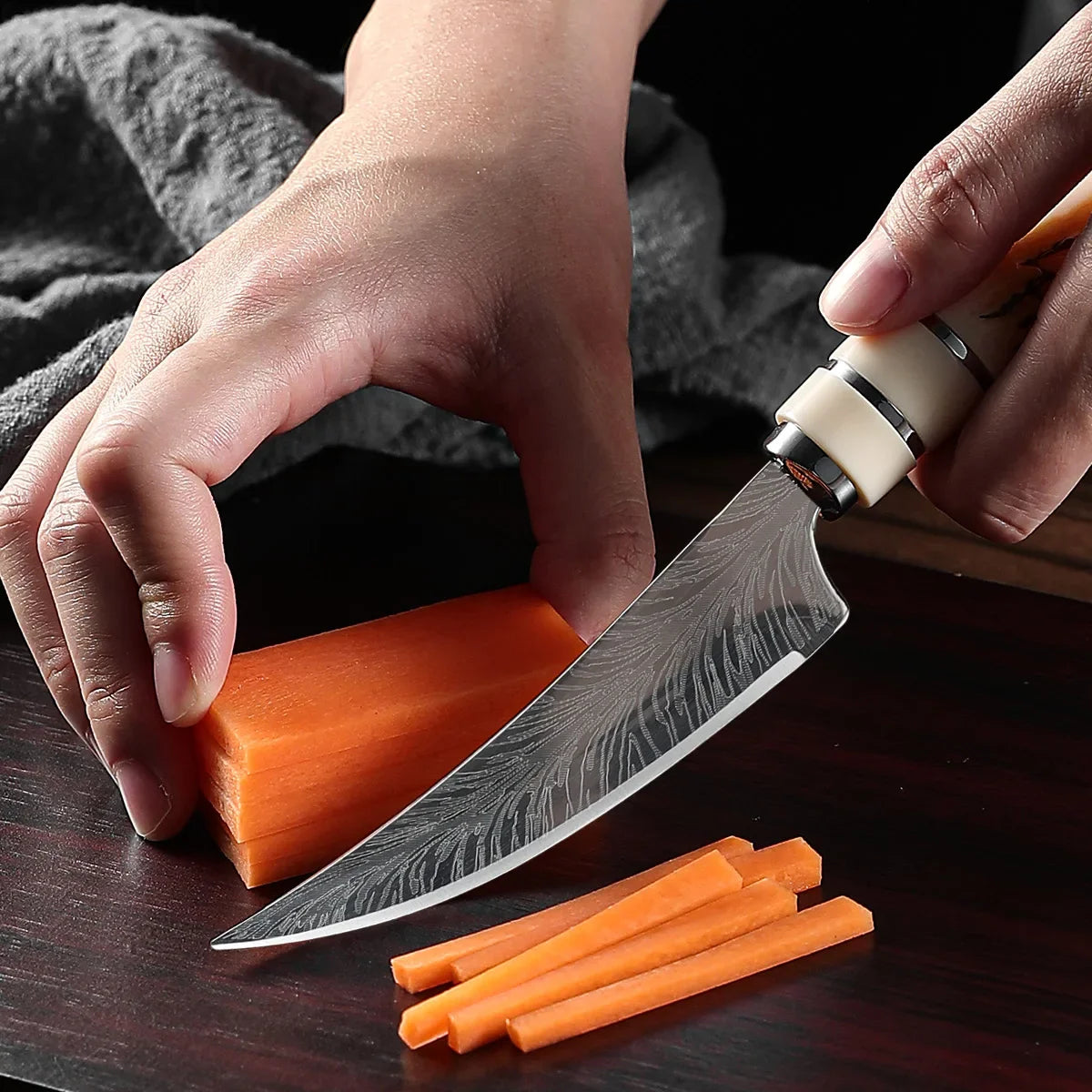 Sharp curved blade, sharp satin finish fruit knife, portable plastic handle boning knife